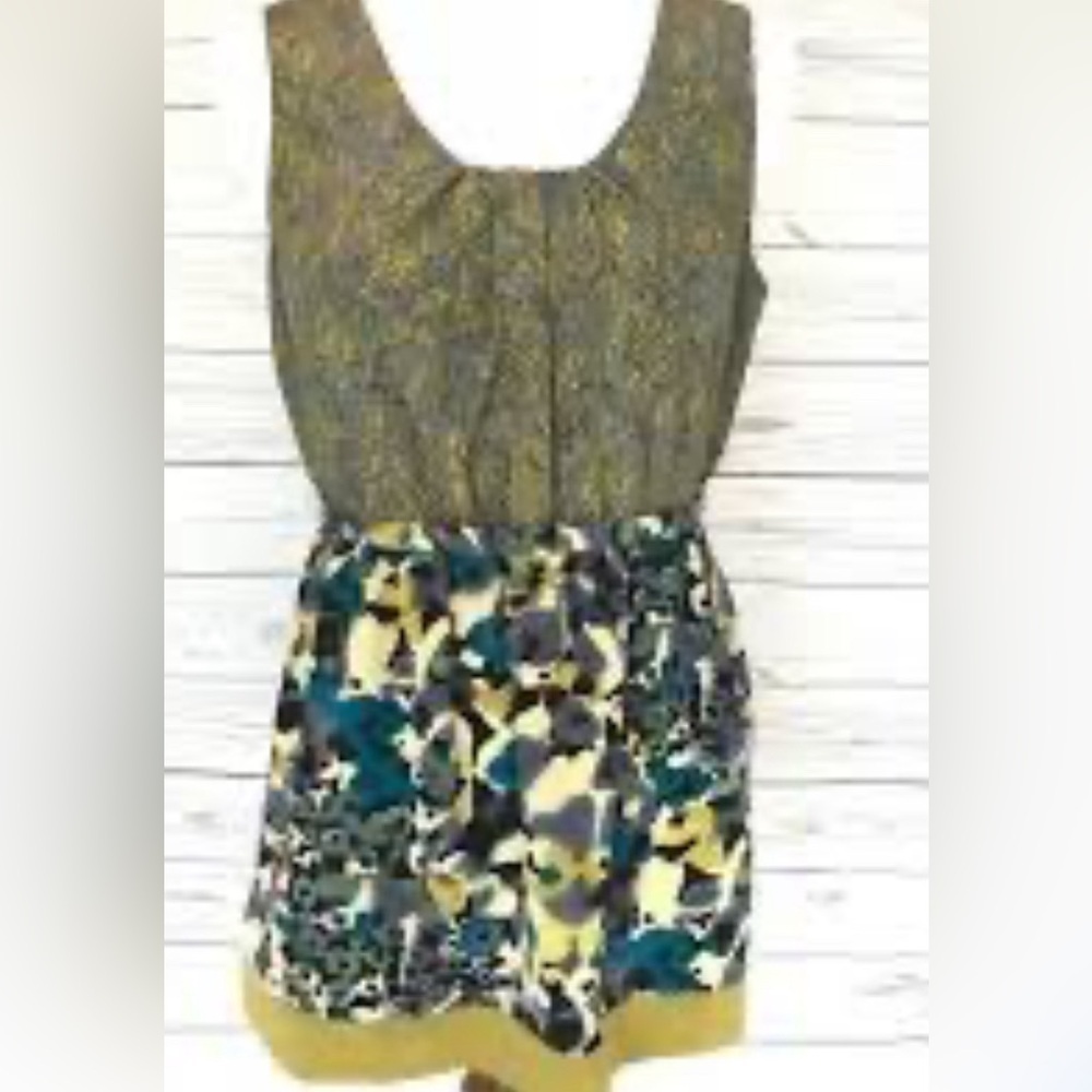 Simply Vera women’s sleeveless pullover top size 10